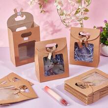 10 chiếc túi giấy Kraft mini có cửa sổ trong suốt, kích thước 4.7 x 2.4 x 6.2 inch. Túi quà mini đứng có tay cầm, màu nâu, có cửa sổ trong suốt. Thích hợp để gói kẹo và bánh quy, dùng trong đám cưới, tiệc Giáng sinh, cửa hàng bán lẻ, v.v. - Màu Khaki - Xem 7