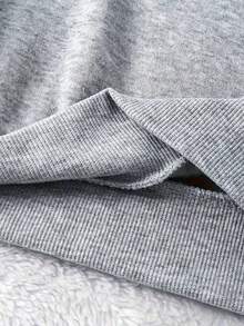 1PCMen's & Women's Matching Couple's Hooded Sweater  - ALWAYS PROTECT MY QUEEN / ALWAYS TRUST MY KING Loose Fit Long Sleeve Pullover With Pockets, Cozy Casual Winter Sweater For Couples, Machine Washable Matching Outfits For Valentine's Day Gifts - 男款淺灰色 - 查看 4