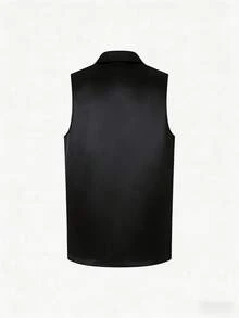 Cette chemise élégante en satin pour femme, de couleur unie et sans manches, avec boutons, convient à toute occasion, du milieu professionnel aux tenues de soirée sophistiquées. Noir d'été - Noir - Voir 4