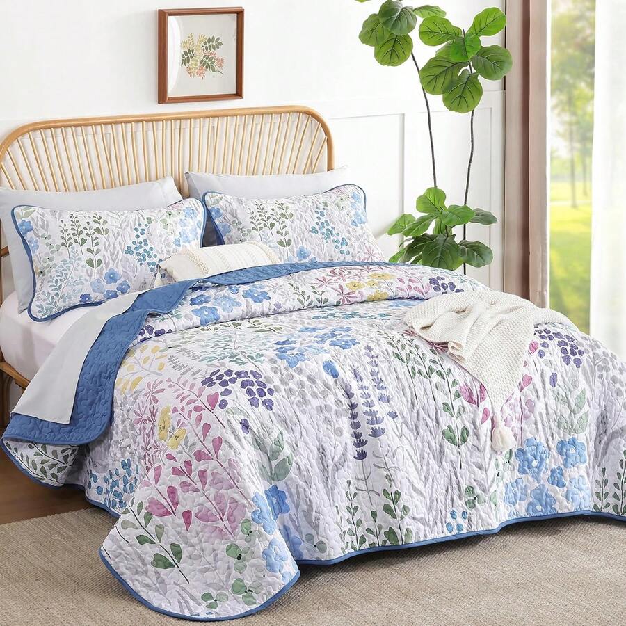 Soft Blue Floral Coverlet Bedspread Patchwork Set Queen King Size With 2 Pillowcases For Bedroom, Floral Leaf Bedspread Quilted Bedding Set,Festival Bedroom Decor,Machine Washed,Polyester,Soft & Stylish Bedding Collection,Back-To-School Season,Valentine's Day Gift,St. Patrick's Day - 藍色花卉-1441 - 查看 1