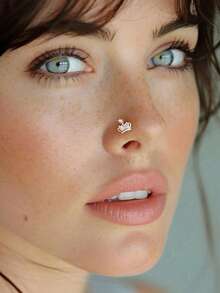 1件精美皇冠鼻钉，纯银饰品，女士礼物 - 款式2 - 查看 4