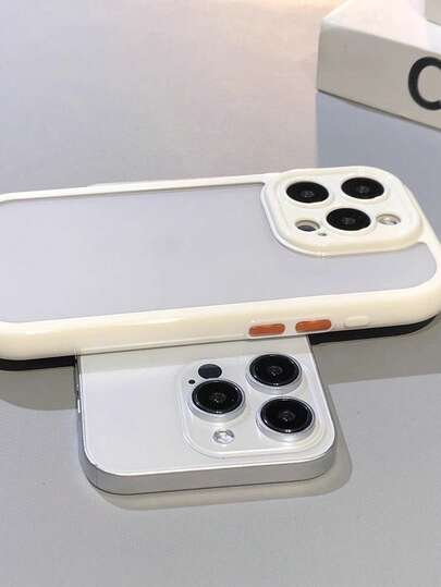 1个白色亚克力二合一米色手机壳，经典设计搭配撞色按键，简约时尚，兼容 17 Pro Max/16 Pro Max/13/15/16/15 Pro Max/17 Pro/14/11