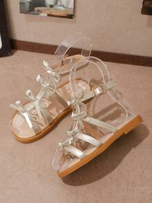 1双儿童平底凉鞋，圆头，搭扣，香槟色条纹蝴蝶结装饰，缝线设计，新款夏季女童凉鞋，适合海滩、日常穿着和户外活动 - 香檳色 - 查看 4