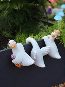 Cute Climbing Duck Planter Hanger, Hanging Garden Duck Sculpture Decor, Indoor/Outdoor Adorable Duck Art Decoration, Home Duck Decor, Yard Garden Balcony And Office Decoration, Valentine's Day Decor, Gift - Animal - View 2
