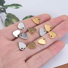 10个金色304不锈钢心形吊坠，适用于DIY珠宝制作，可用作项链或手链末端装饰。 - 彩色 - 查看 5