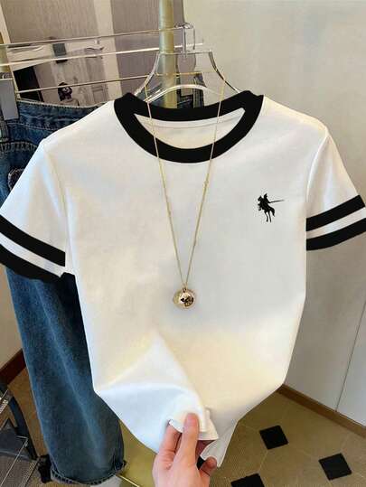 Women's Casual Crew Neck Short Sleeve Graphic T-Shirt With Knight Horse Design, Versatile For Commuting, Classic Summer Outfits, Vacation, Beach