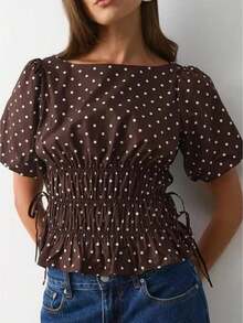 Women Dot Print Summer Blouse Shirred Puff Sleeve Side Tie-up Ruffled Tops for Daily Office Party - Marrón - Ver 1