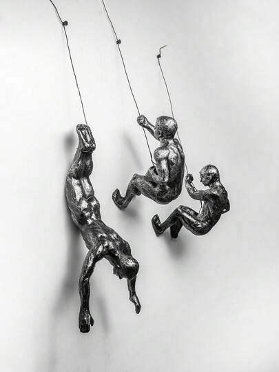 1pc Vintage Industrial Style Climbing Figure Decor Wall Hanging Ornament