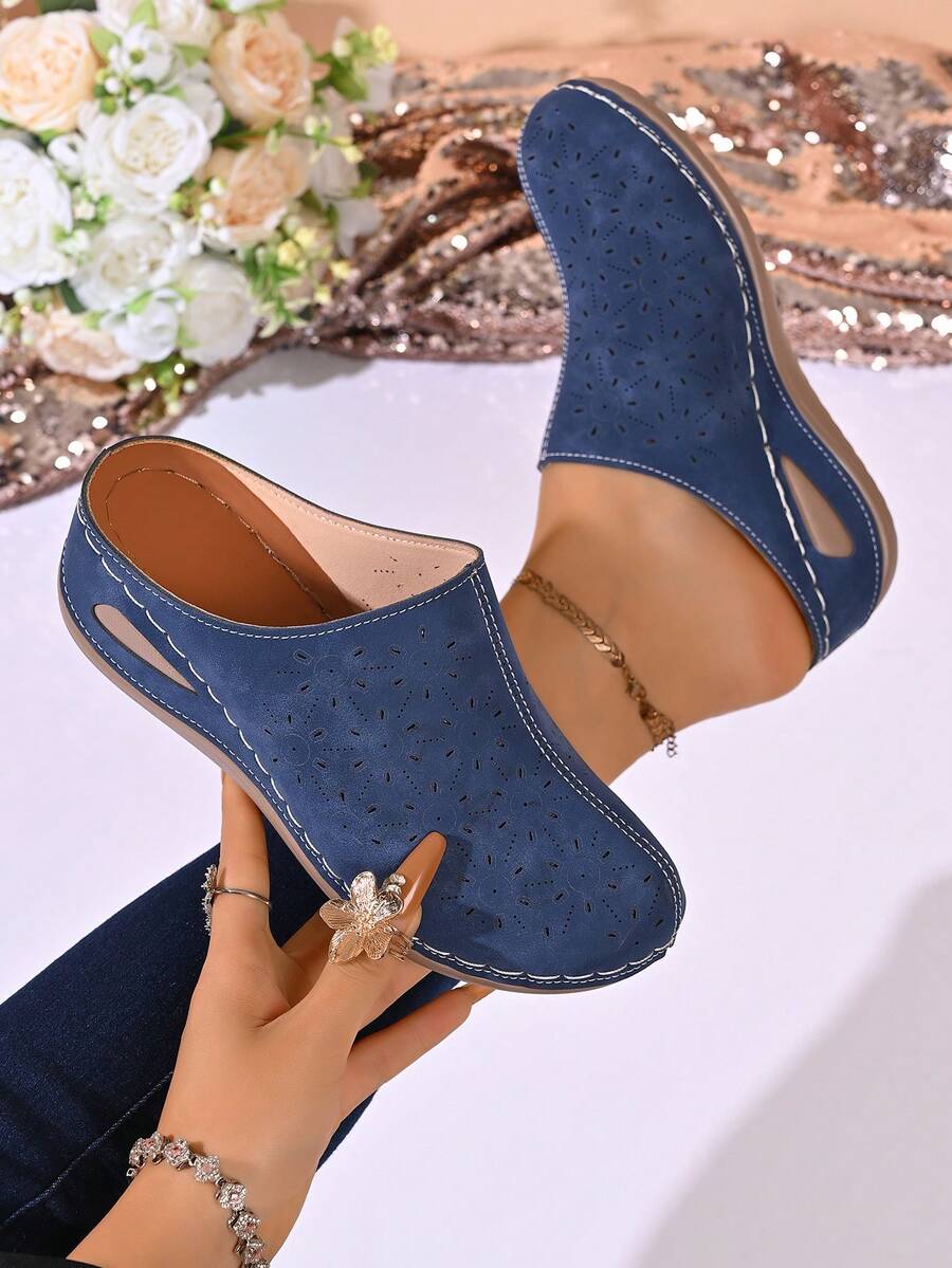 Women's New Round Toe Casual Floral Pattern Hollow Breathable Design Slip-On Wedge Loafers