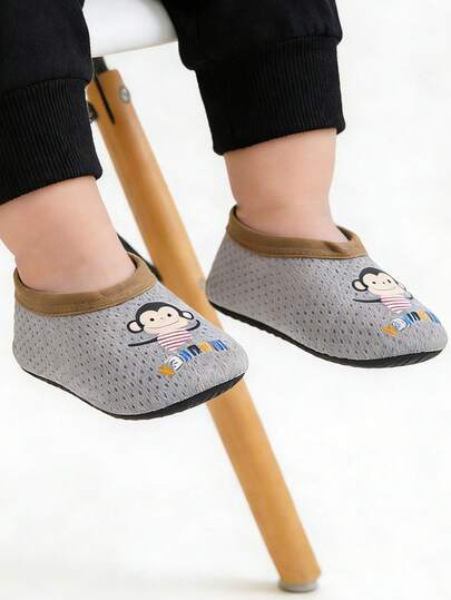 1 par halkfria strumpor för barn inomhus, söta djurmönster promenadskor för småbarn, mjuka babyskor