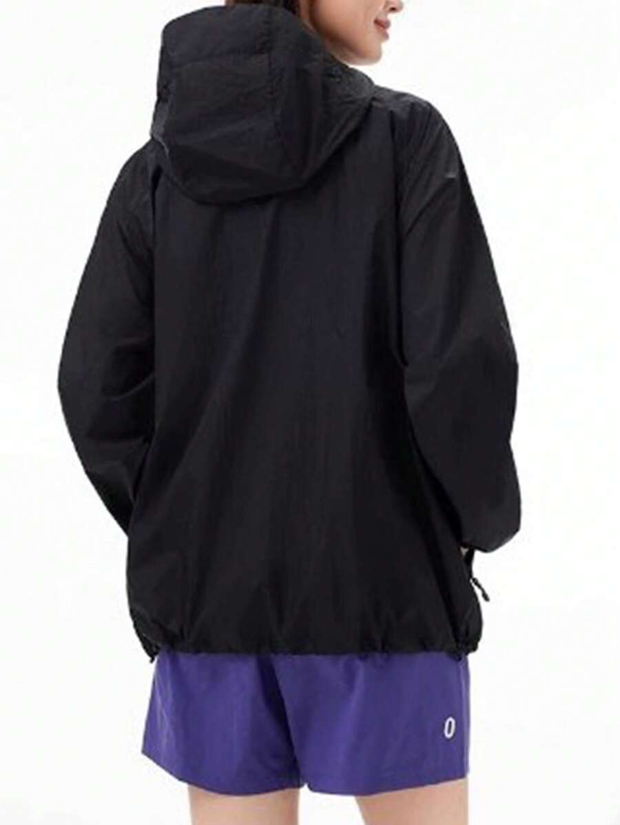 CAMEL CROWN 女士户外轻便夹克，防紫外线，防水，透气，吸湿排汗。适合春夏季节穿着。男女通用款。 - 幻影黑 - 查看 1