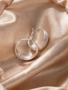 一对时尚简约几何金属耳环，适合女性日常佩戴和赠送朋友，时尚百搭的饰品。 - 彩色 - 查看 7