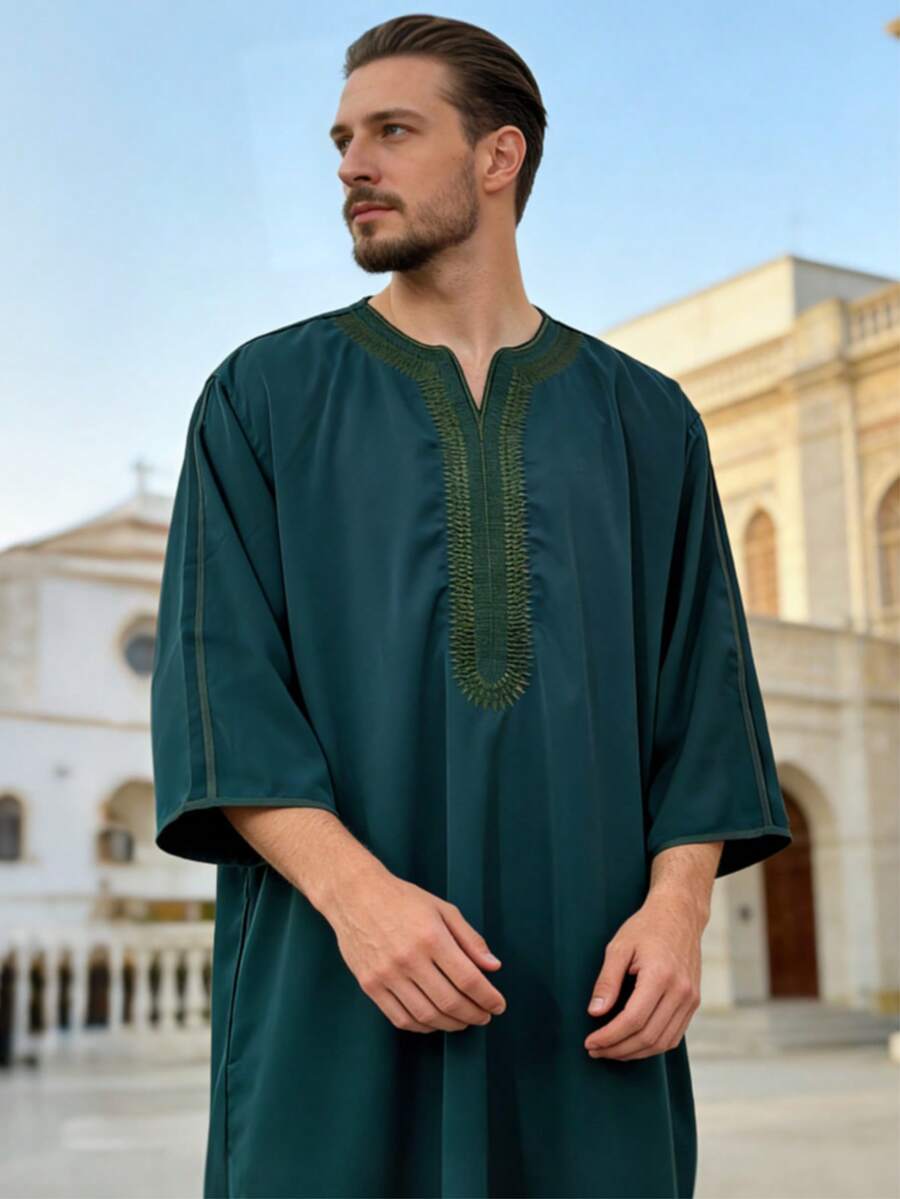 Men's Eid Embroidered Robe, Moroccan Thobe, Solid Color Thawb, Men's Pullover Gandoura, Traditional Arabic Men's Gandoura Thobe Robe - Green - View 1