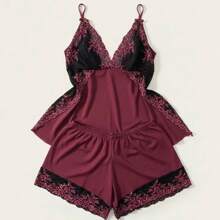 Conjunto feminino de camisola curta com alças finas em camurça sintética de alta elasticidade, com detalhes em renda contrastante e barra com babados. - Vinho - Visão 1