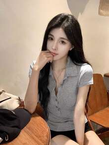 女士修身Polo领短袖T恤，收腰设计，优雅显瘦，休闲夏季之选 - 灰色 - 查看 3