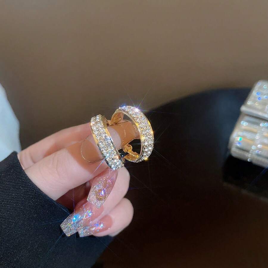 Pair Of Fashionable Hoop Earrings With High-End Feel, Versatile And Unique Earrings, Gold Full Diamond Wide Version Ear Clips, Light Luxury Sparkling Diamond High-End Earrings, Suitable For Daily Life, Banquets/Parties, Weddings, Travel, Vacations, Music Festivals, Beaches, Celebrating Festivals And Other Occasions, Perfect Valentine's Day Gift, Gift Earrings - 金黃色 - 查看 1