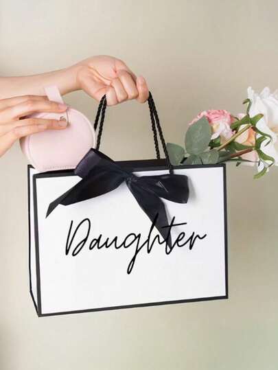 1pc Elegant "Bestie,Son,Daughter,Daddy" Gift Bag With Black Ribbon - Lightweight, Ideal Daughter Keepsake Gift Idea,For Bestie,Son,Daughter,Daddy,Foldable Paper Shopping Bag For Father's Day, Birthdays & More, Perfect For Thank You Occasions, Father's Day Gift Bag | Elegant Gift Bag | Lightweight Bag, Gift Bags For Fathers Day,Friendship Gifts For Women