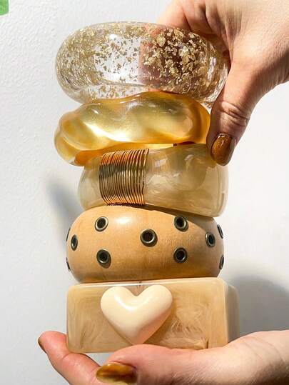 1pc Transparent Gold Foil Resin Bracelet, Unique Dotted Heart Design Jewelry Accessory Suitable For Women, Eid Al-Fitr And Daily Wear