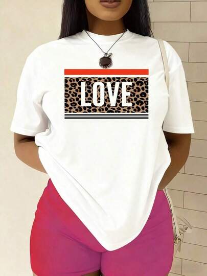 Camiseta blanca de gran tamaño con estampado de leopardo en forma de corazón, letras rojas LOVE y patrón de leopardo - Camiseta casual de cuello redondo y manga corta, adecuada para uso casual, estilo de calle Y2K, regalo de San Valentín y Año Nuevo - Top suave y transpirable de verano y primavera (No) Ropa de mujer de moda