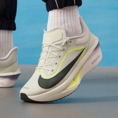 Nike Zapatillas de running para maratón con suela gruesa y amortiguación de fibra de carbono ZOOMX para hombre