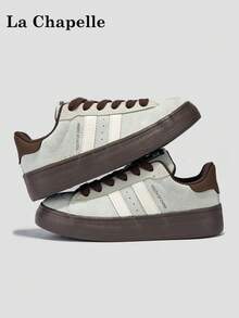 زوج من أحذية كاجوال نسائية من لا شابيل ذات سُمك في القاعدة وأربطة، قاعدة ناعمة للاستخدام الخارجي في الصيف، برقبة منخفضة، أصابع قدم مستديرة، كعب منخفض مانع للانزلاق، لون أنيق ذو قاعدة ناعمة مناسبة للتنزه، أحذية رياضية جلدية منخفضة للنساء مناسبة لصور التخرج - كاكي - مشاهدة 2