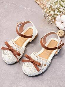 1 Pair Fashion Children's Flat Sandals, Girls' Closed Toe Anti-Collision Sandals, Mesh Breathable Upper, Bow Decor, Adjustable Strap Design, Suitable For Daily Outing, Wedding Party, Summer Holiday - White - View 1