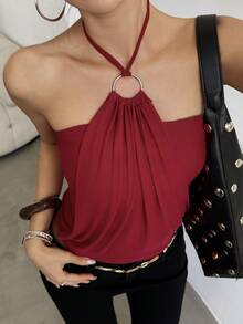 Camiseta corta con escote halter de metal diseñador GLOpass, nueva colección 2026 en color rojo vino con pliegues y espalda descubierta, ajuste ceñido estilo Y2K para mujer, casual de verano - Burdeos - Ver 1