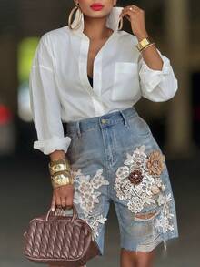 GLOURI Women's Light Blue Denim Distressed Shorts - 3D Lace Flower Embellishments & Ripped Fringe Hem | Sweet-Edgy Mix Style For Brunch Dates, Daily Hangouts & Casual Meetups (Denim Comfortable & Decorative Chic Detail) For Effortless Date-Ready & Daily Sty - 藍色 - 查看 7