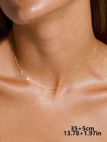 1件精致侧向字母心形项链，可定制字母名字，适合女性、青少年女孩日常佩戴，是理想的珠宝礼物。 - 金色 - 查看 6