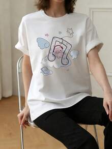 Y2K 可爱风卡通印花短袖T恤，女款宽松休闲上衣，饰有淡蓝色云朵和星星图案 - 白色 - 查看 3