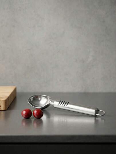 1pc Multi-Surface Wear-Resistant Stainless Steel Ball Digging Tool: Durable And Sturdy Appearance, With Wide Adaptability. It Is Suitable For Scooping Ice Cream, Fruit, And Creating Platter Designs For Eating. It Is Suitable For Daily Fruit Cutting At Home, Festive Dessert Plating, And Is A Must-Have Kitchen Tool.