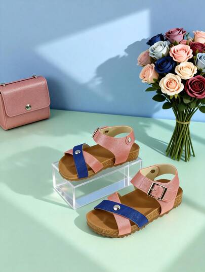 1双儿童亮片交叉绑带仿皮防滑露趾低帮搭扣踝带平底休闲时尚凉鞋，适合夏季日常穿着和海滩度假