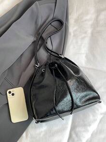 Bolso de cubo con cordón plisado, elegante y único para mujeres; una mochila de estilo moderno con tela plisada exquisita, un bolso cruzado de estilo sencillo y versátil de color negro puro con correas ajustables - Negro - Ver 7