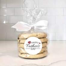 96张心形“父亲节快乐”圆形贴纸 - 父亲节完美之选，向您最亲爱的爸爸表达无尽的爱与祝福，1.8英寸礼品包装标签 - 圓形 - 查看 6