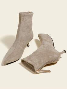 女款杏色時尚踝靴，5.5cm高跟，彈性修身舒適時尚靴，細跟尖頭女靴 - 杏色 - 查看 5