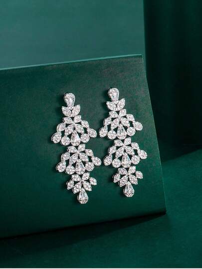 1对Tylionnejewelry奢华铂金镀层立方氧化锆吊坠耳环，精致珠宝礼品，适合赠送给女性朋友和家人，适用于约会、婚礼、派对和周年纪念活动。