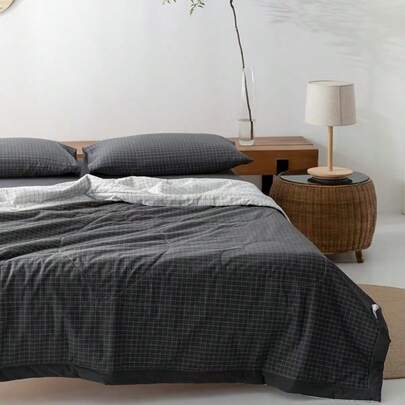 1pc Summer Quilt, Polyester Filled, Black Plaid Woven, Breathable Moisture-Wicking Soft & Comfortable, Suitable For Bedroom And Sofa