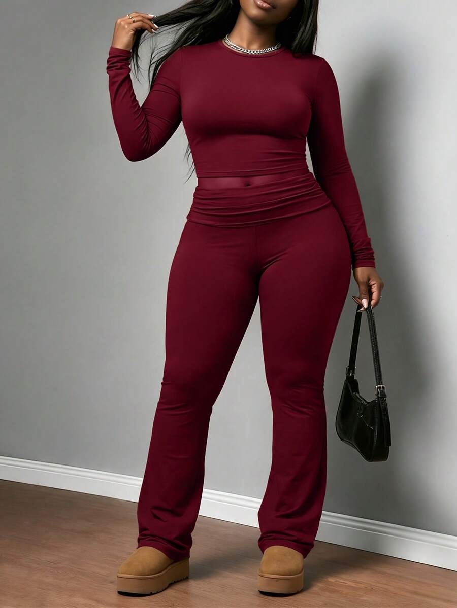 Valentine's Day, Casual Date Night Outfit, Gifts For Her Plus-Size Women's Sleek Two-Piece Set With Long Sleeve Crew Neck Crop Top And High-Waisted Flare Pants For Daily Wear - 酒紅色 - 查看 1