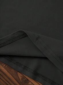 Disney 赛车主题男士T恤，前后印有闪电MAX速度动漫风格图案，适合日常穿着、海滩度假、男士时尚以及嘉年华活动。 - 黑色 - 查看 5