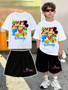 Disney Short-Sleeve T-Shirt And Shorts Summer Set The T-Shirt Features A Creative Mickey Mouse And Friends Cartoon Alphabet Design, While The Shorts Showcase A Disney Logo Print. Crafted From Soft, Comfortable Fabric, This Two-Piece Spring/Summer Set For Boys Offers A Cool Look Perfect For Everyday School, Shopping, Or Travel. It Also Makes An Ideal Gift For Young Boys. - 白色+黑色 - 查看 1