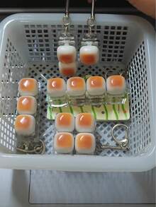 1 قطعة سلسلة مفاتيح بشكل رغيف كراميل، لعبة تخفيف التوتر، اختبار مفتاح لوحة المفاتيح الميكانيكية، حلقة مفاتيح، ديكور المكتب، تميمة الهاتف، لعبة إبداعية مضادة للقلق للأصابع - أصفر - مشاهدة 5