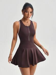 [Conjunto deportivo dulce y picante de 2 piezas] Vestido con cremallera y espalda descubierta marrón oscuro + Conjunto de pantalones cortos ajustados para el verano - Café integral - Ver 7