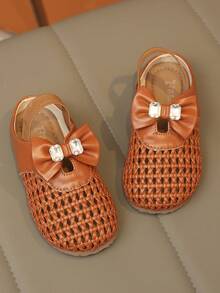 1 đôi dép xăng đan kín mũi kẻ caro kiểu retro cho trẻ em, giày đi biển thoáng khí thời trang mới mùa hè, đế mềm chống trơn trượt. - màu nâu - Xem 2