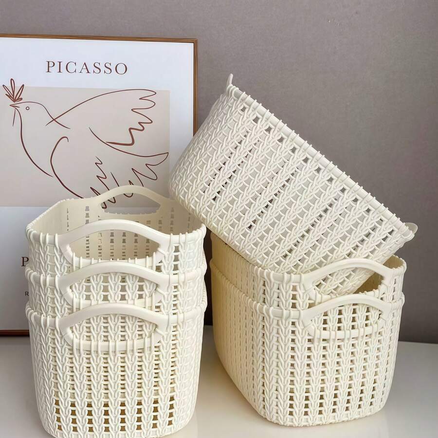 Bộ 3 giỏ đựng đồ bằng nhựa đan lát có tay cầm, màu be, kích thước 6.3"X4.72"X3.54", hộp đựng đồ nhỏ bằng nhựa, thích hợp để trên bàn làm việc, trong tủ quần áo, đựng phụ kiện, đồ ăn nhẹ, phòng tắm và nhà cửa - Hộp đựng đa năng cho văn phòng tại nhà, kệ tủ quần áo, tủ đựng đồ nhà bếp và tất cả các vật dụng cần thiết trong phòng ngủ.