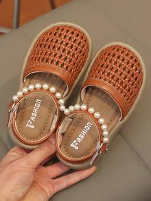 1 đôi dép xăng đan bít mũi kiểu retro cho bé gái, giày đi biển thoáng khí thời trang mùa hè mới, đế mềm chống trơn trượt. - màu nâu - Xem 4