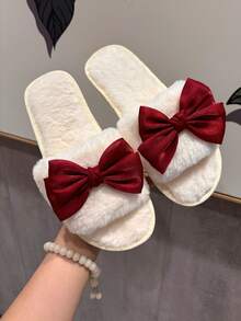 Dép lê nữ màu đỏ rượu vang thanh lịch đính ngọc trai và nơ, chất liệu nhung mềm mại, thoải mái, thích hợp làm quà tặng nhân dịp Lễ Tình nhân, đám cưới, các dịp lễ hội. - Đỏ và trắng - Xem 6