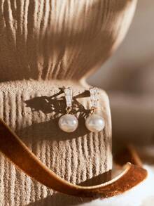 Bông tai cô dâu mạ vàng 14K đính ngọc trai CZ, bông tai mạ vàng ít gây dị ứng, trang sức ngọc trai thanh lịch cho cô dâu trong ngày cưới. - bông tai ngọc trai zircon hình chữ nhật - Xem 5