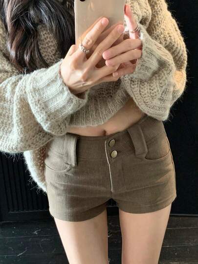 高腰双扣竖条纹卡其色短裤 | 通勤/街头风/约会性感成熟弹力修身短裤，冬季叠穿/早春外套，都市女孩必备日系风格