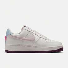 Nike 女款 WMNS AIR FORCE 1 '07 休闲运动鞋，低帮 IQ4937-161 - 白色 - 查看 2