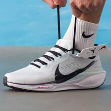 Nike 男子AIR ZOOM PEGASUS飛馬41運動跑鞋 - 黑與白 - 查看 1